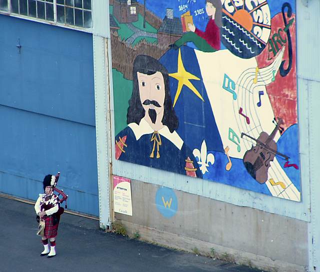 And one last mural, with our bagpiper.