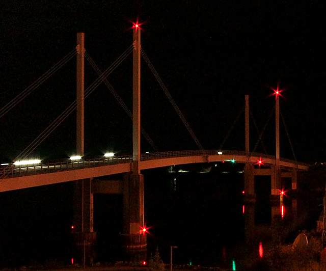 O'Connell Bridge at night.