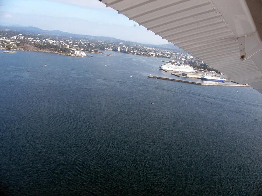 Departure from the Inner Harbour on board our floatplane.
