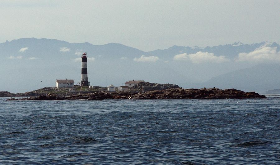 The lighthouse at Racer Rocks
